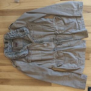 Levi's Women's khaki Utility Jacket with removable Faux Fur Trim